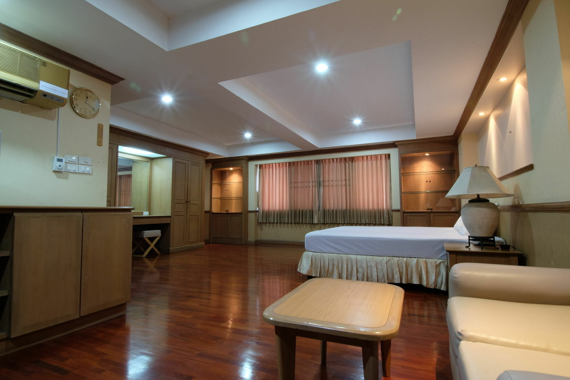 Alameda Suites Hotel Bangkok Zewnętrze zdjęcie